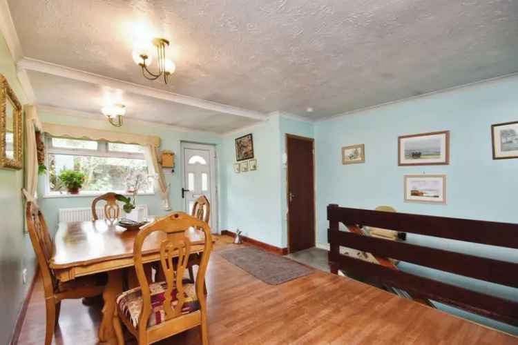 4 Bedroom Detached House in Sarn