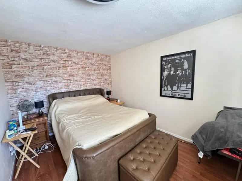 4 Bed End Terrace House For Sale