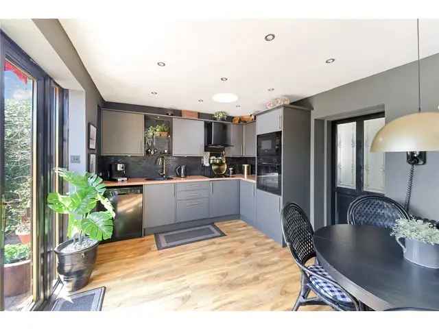 2 Bedroom Detached House for Sale in Largs