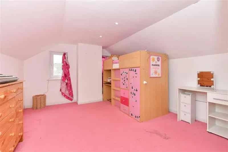 3 Bed Detached Chalet Bungalow For Sale