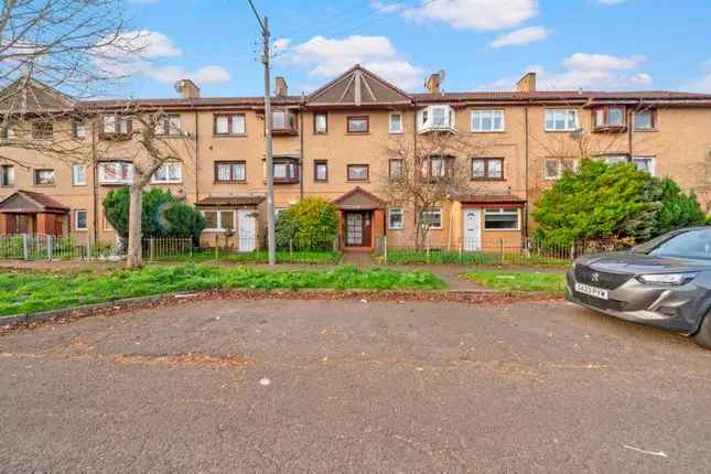 3 Bedroom Flat for Sale Near Glasgow Fort