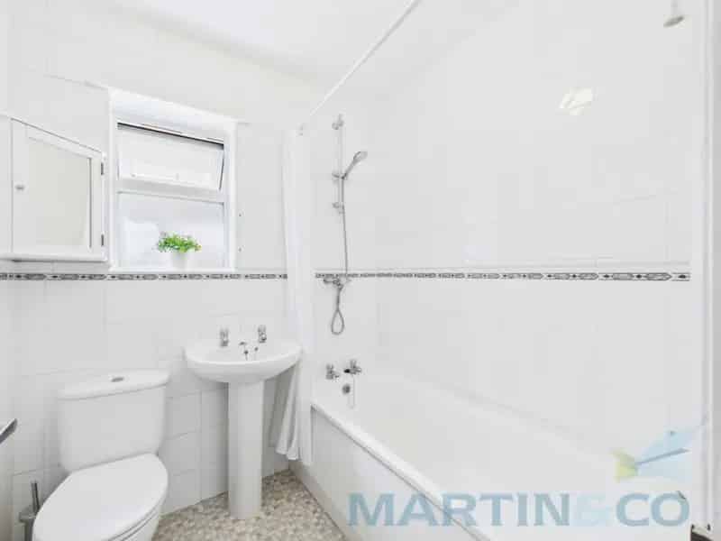 Flat
 To Rent