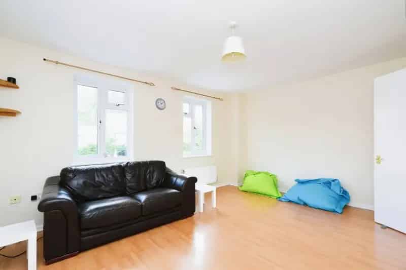 Three Bedroom Townhouse in Lechlade-on-Thames