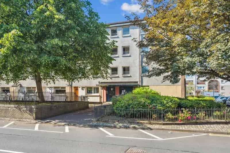 3 bedroom flat to rent