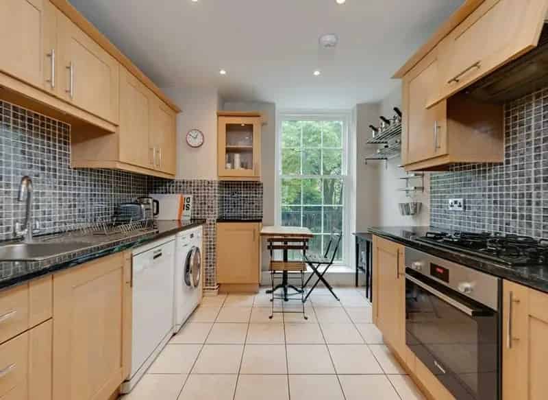 Spacious 3-Bedroom Flat Near Warwick Avenue and Edgware Road