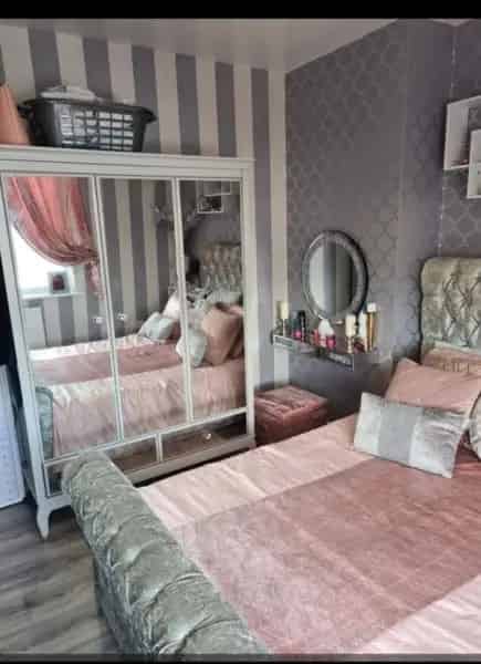 3 Bedroom House with Garden Driveway and Downstairs Toilet