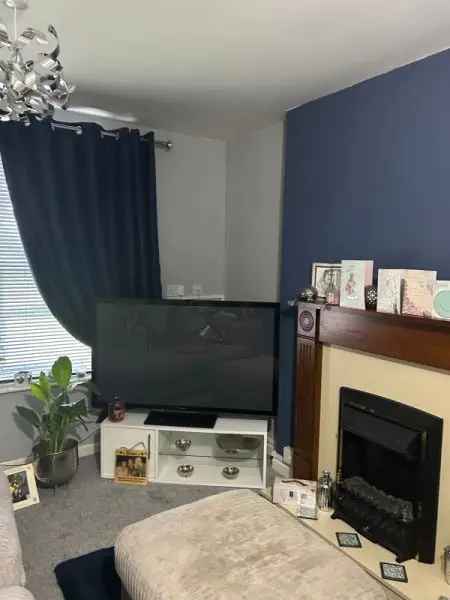 Flat For Rent in Sheffield, England