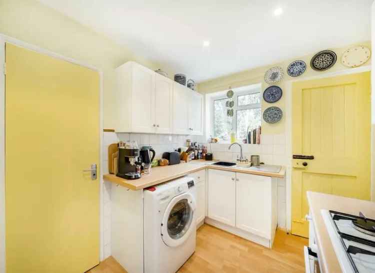 1920s Ground Floor Flat with Private Garden Low Service Charges