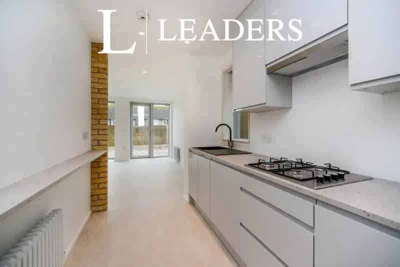 3 Bedroom Detached House For Rent