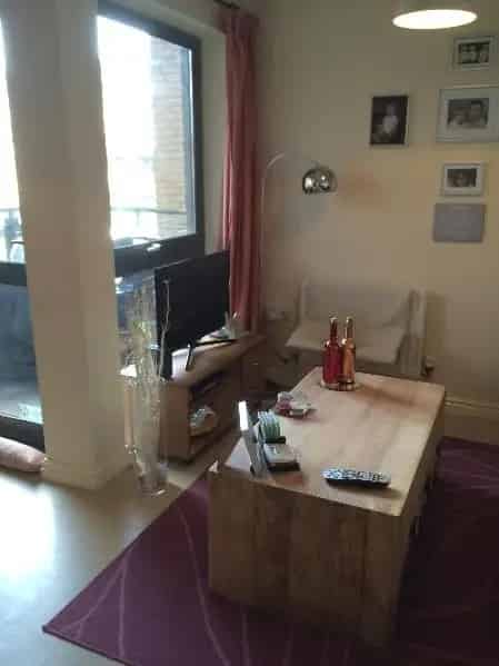 Spacious 2-Bed Flat with Balcony and Parking Near Ravenscourt Park