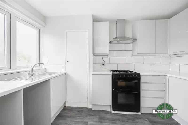 2 Bedroom Flat House to Rent