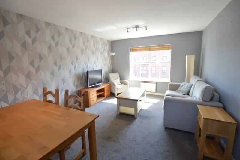2 Bedroom Flat For Sale Near York City Centre