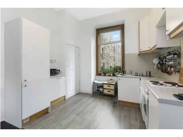 1 Bedroom Flat for Sale Paisley Road West