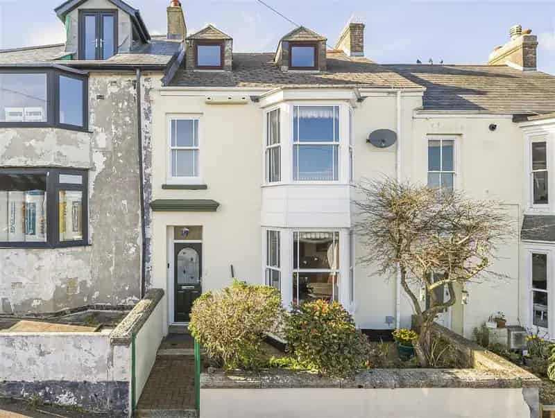 5 Bedroom Terraced House for Sale