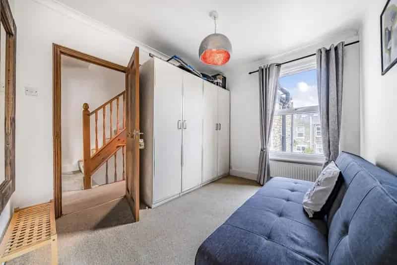 Two Double Bedroom Victorian Flat Near Dundonald Primary and Wimbledon Chase Schools