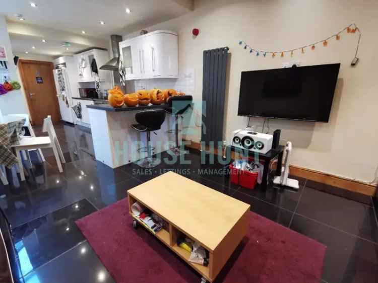 6 Bedroom Terraced House for Sale - Excellent Investment Opportunity