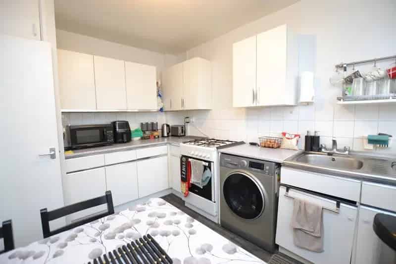 Mile End 1 Bedroom Flat Share Near Tube Station