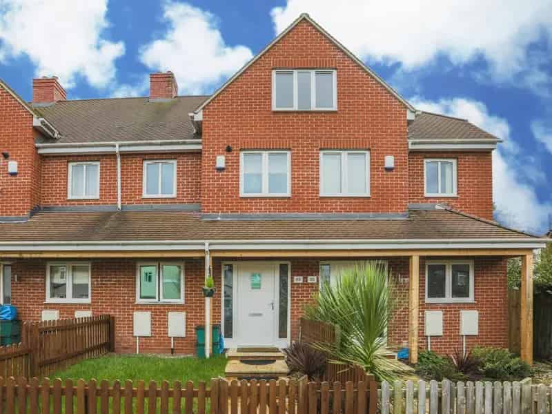 3 Bedroom House Near GCHQ St Marks