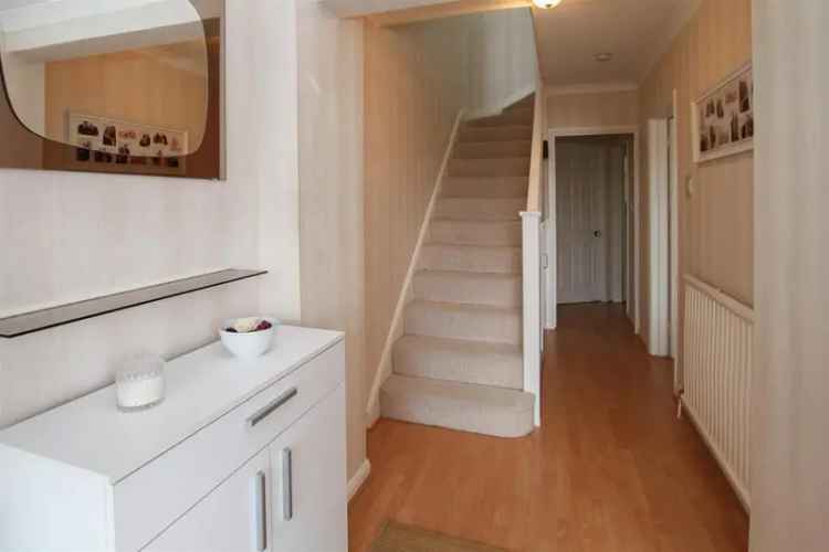 4 Bedroom Detached House For Sale - 1860 sq ft