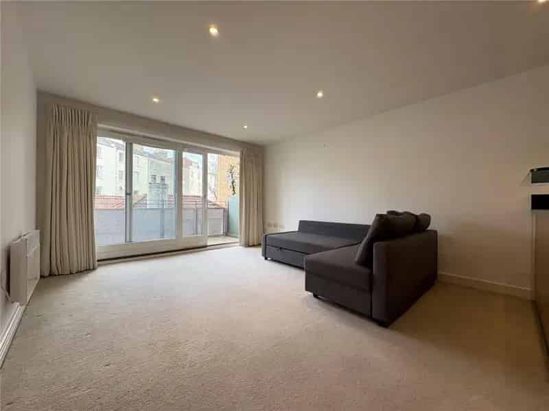1 Bedroom Apartment with Balcony and Parking