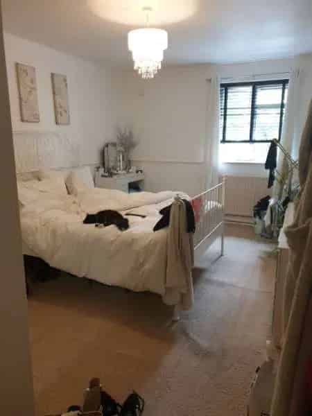 2 Large Bedroom Apartment with Parking Near Amenities