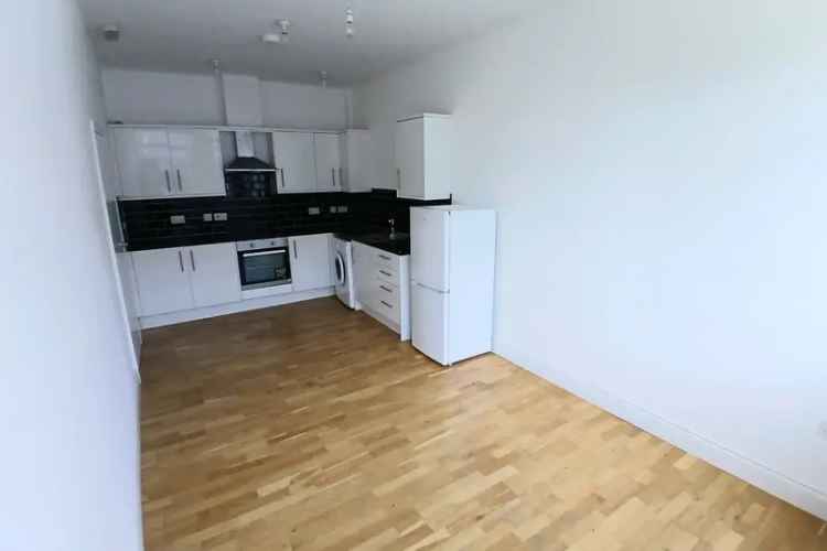 Spacious 1-Bedroom Apartment Near Stevenage Station