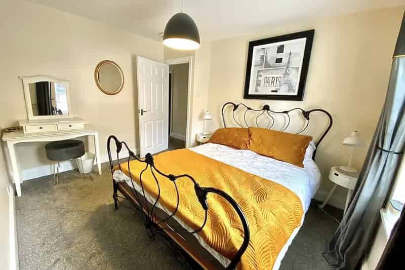 Stylish Two-Bedroom Flat in York City Centre Zero Deposit Available