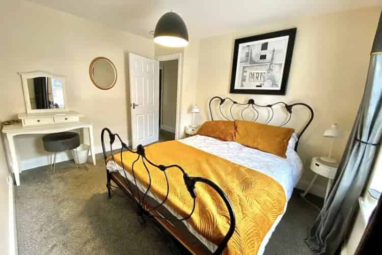 Stylish Two-Bedroom Flat in York City Centre Zero Deposit Available