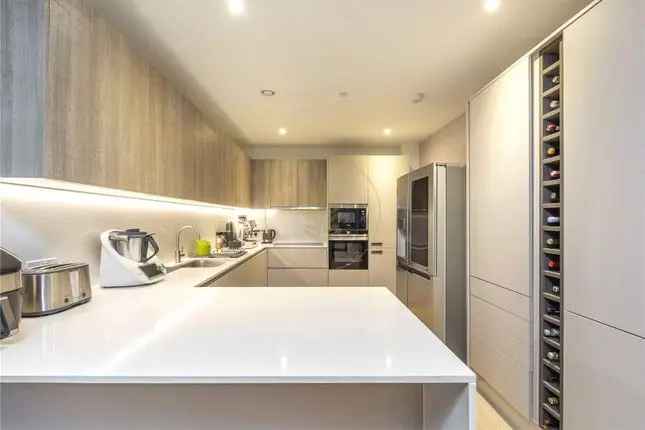 Flat to rent in The Avenue, Queens Park, London NW6