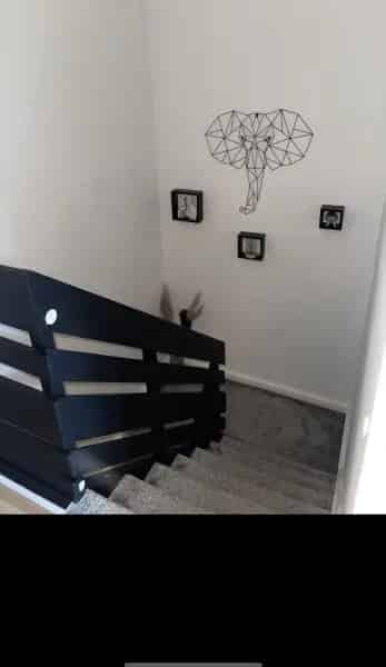 Large 2 Bed Maisonette Pets Allowed Newly Decorated