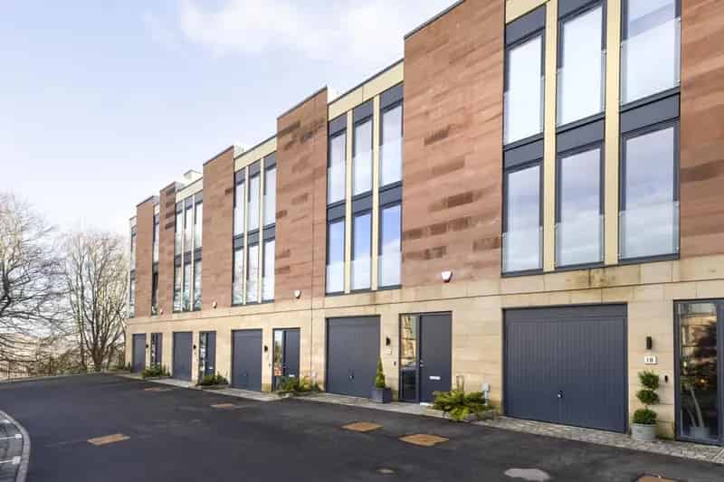 4 Bedroom Townhouse For Sale in Edinburgh