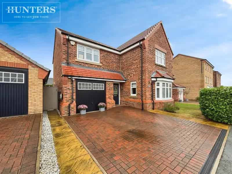 4 bedroom House
 For Sale