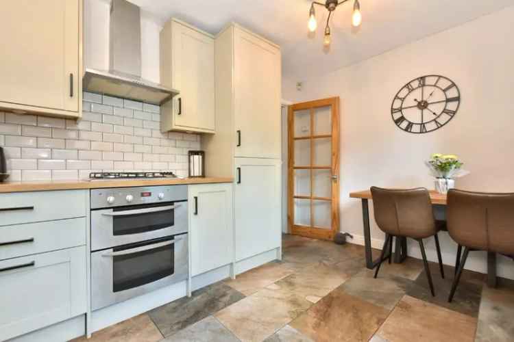 House For Sale in Leeds, England