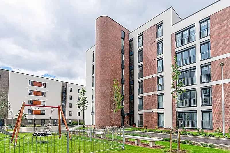 2 Bedroom Flat to Rent Near City Centre