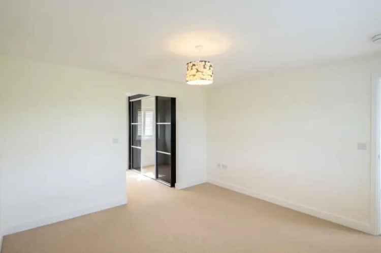 5 Bed Detached House For Sale