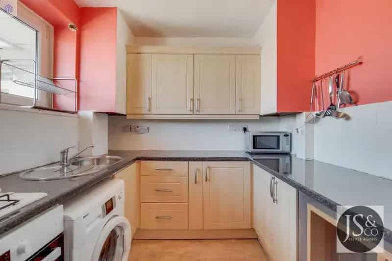 2 Bedroom Flat to Rent SE16 Great Location Investment Opportunity