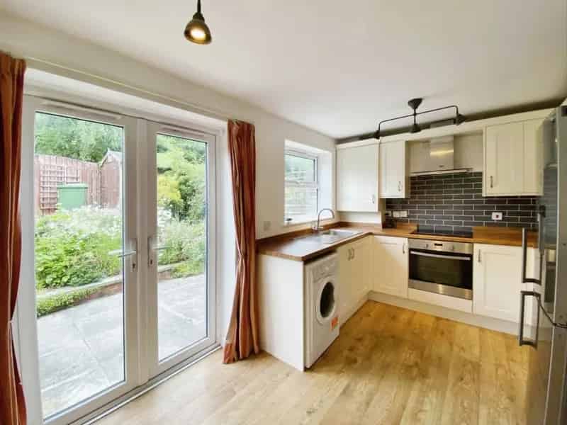 3 Bedroom House To Let Holgate Available September