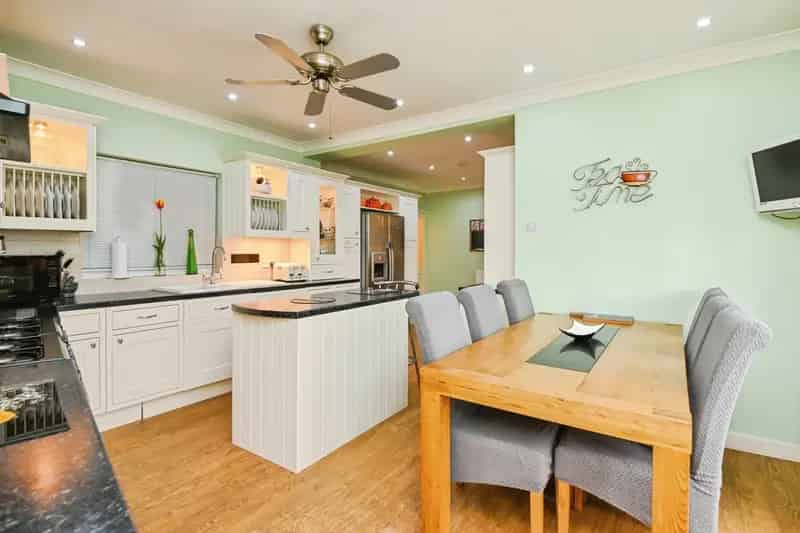 Five Bedroom Detached House St Osyth Large Garden Ample Parking