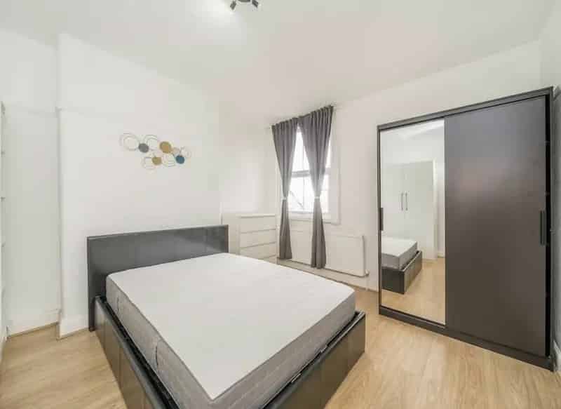 Large 1 Bedroom Flat Near Northern Line - Temple Fortune