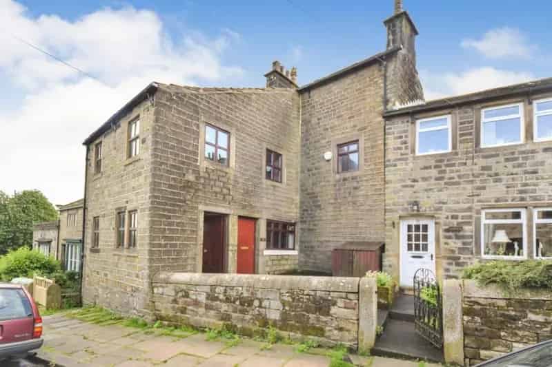 2 Bed Property for Sale Needs Modernisation