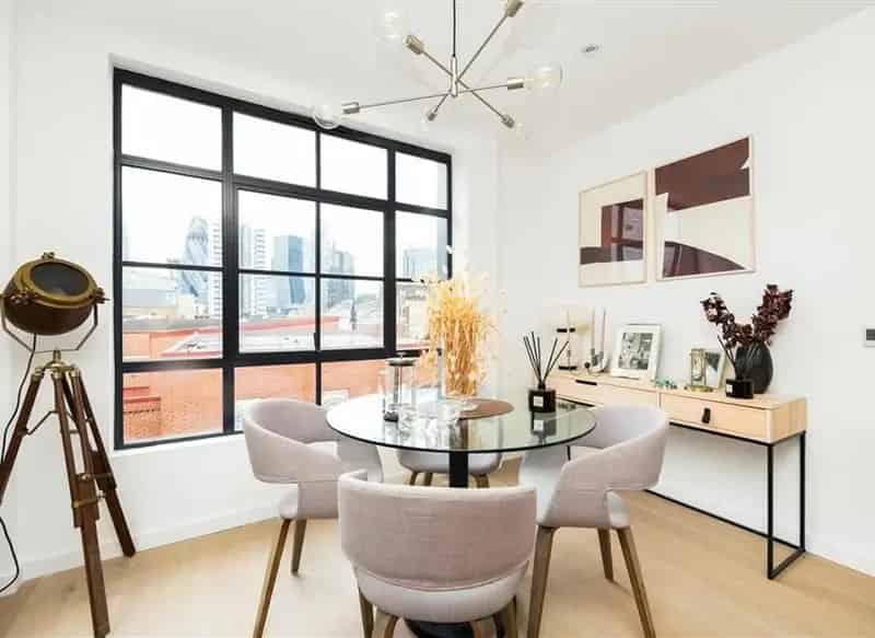 1-Bed Warehouse-Style Apartment Near Aldgate
