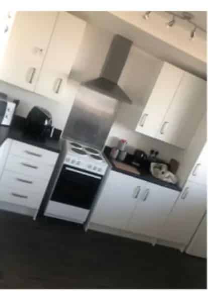 New Build Flat Elizabeth Line Access Two Balconies Large Bedrooms