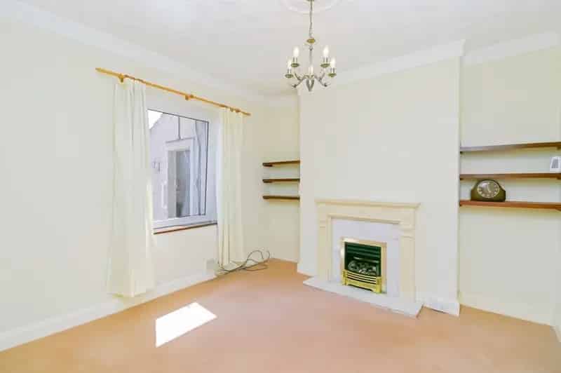 4 bedroom terraced house