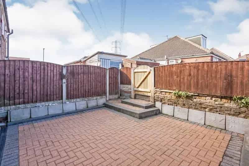 3 Bedroom Mid Terrace House For Sale Outwood West Yorkshire