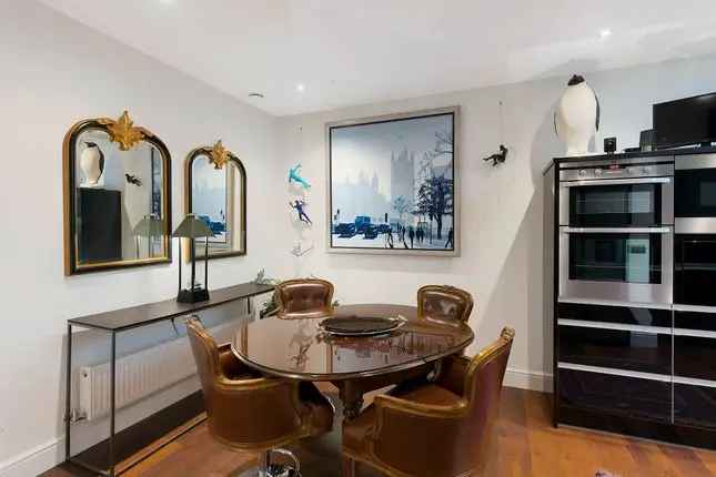 Mews house for sale in Petersham Mews, London SW7