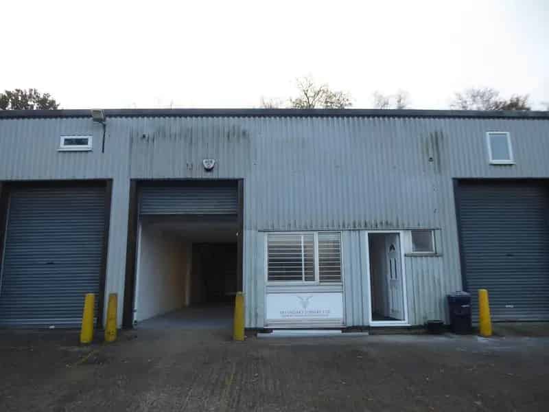 Ground Floor Industrial Unit with Mezzanine near Tunbridge Wells