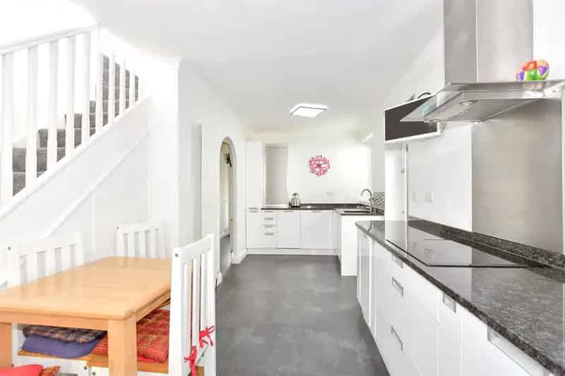 2 Bedroom Chalet Bungalow for Sale
