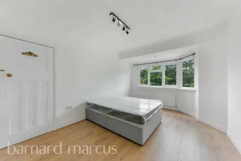 Spacious 3 4 Bed Terraced House Gunnersbury Park