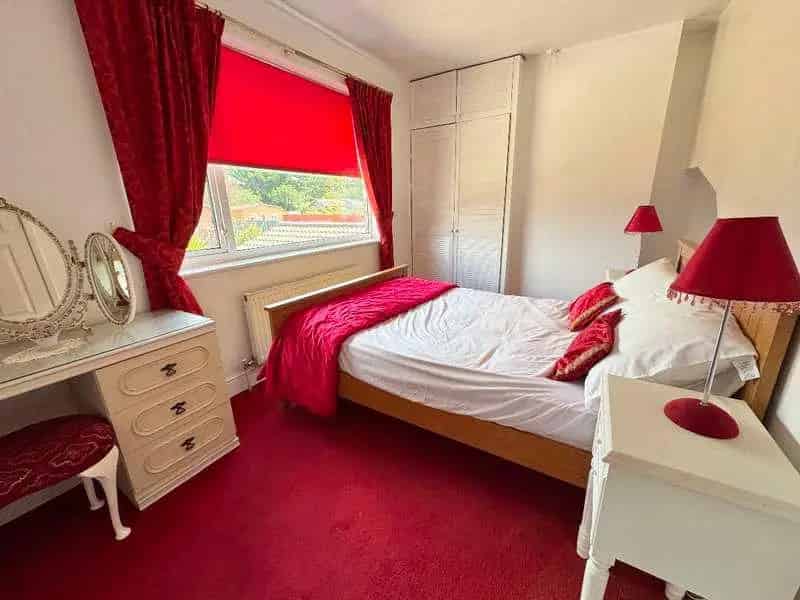 4 bed house for sale