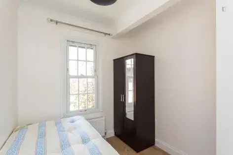 5 Rooms 28 m² London